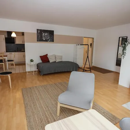 Fullhouse - - K70 - Elevator - Balcony - Smarttv Eisenach