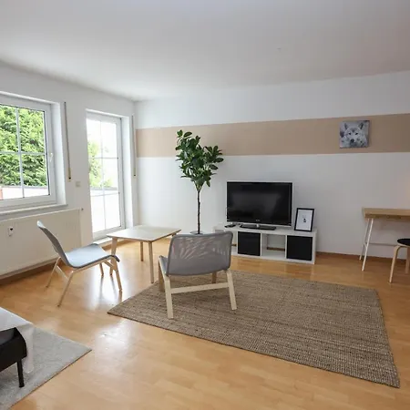 Fullhouse - - K70 - Elevator - Balcony - Smarttv Apartment *