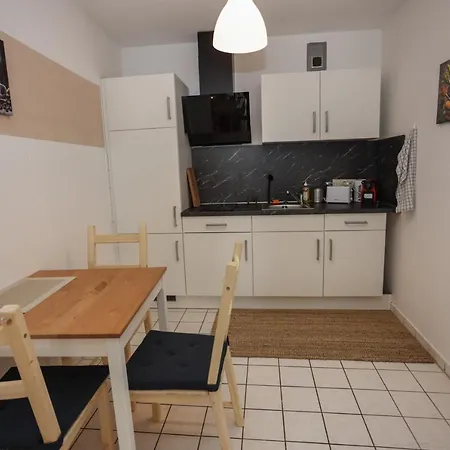 Fullhouse - - K70 - Elevator - Balcony - Smarttv Apartment Eisenach