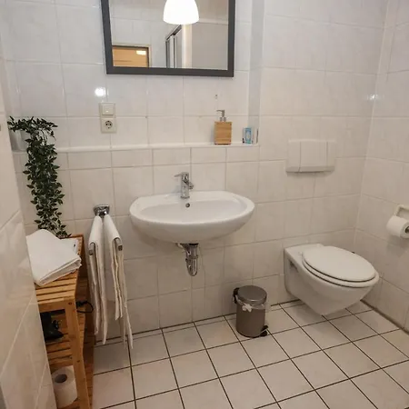 Fullhouse - - K70 - Elevator - Balcony - Smarttv *