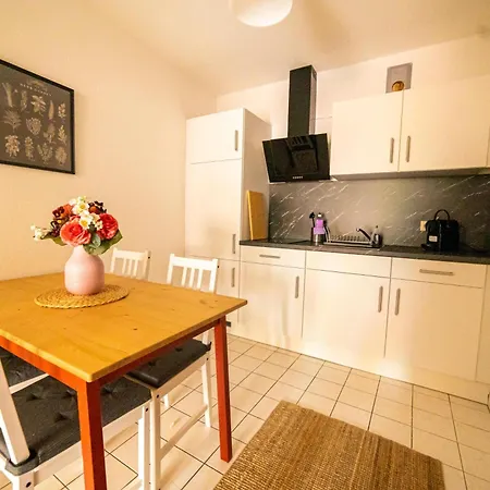 Fullhouse - - K70 - Elevator - Balcony - Smarttv 아파트 아이제나흐