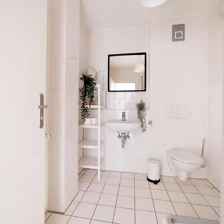 Fullhouse - - K70 - Elevator - Balcony - Smarttv 아파트