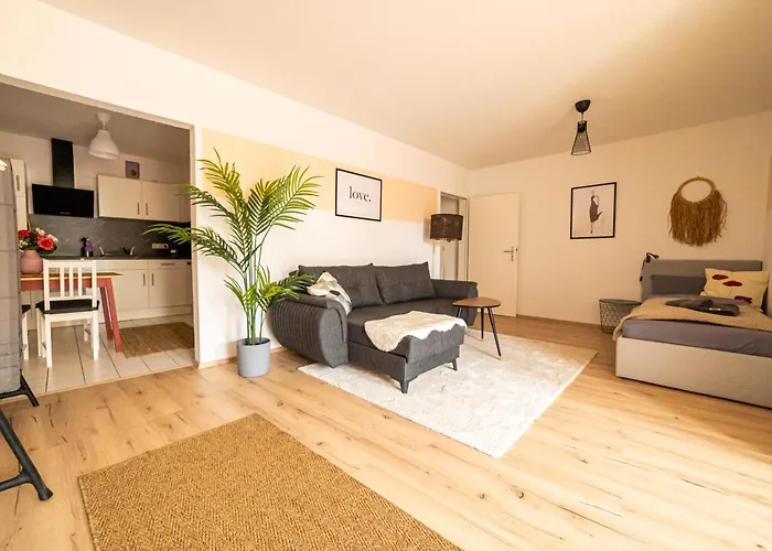 Fullhouse - - K70 - Elevator - Balcony - Smarttv Eisenach